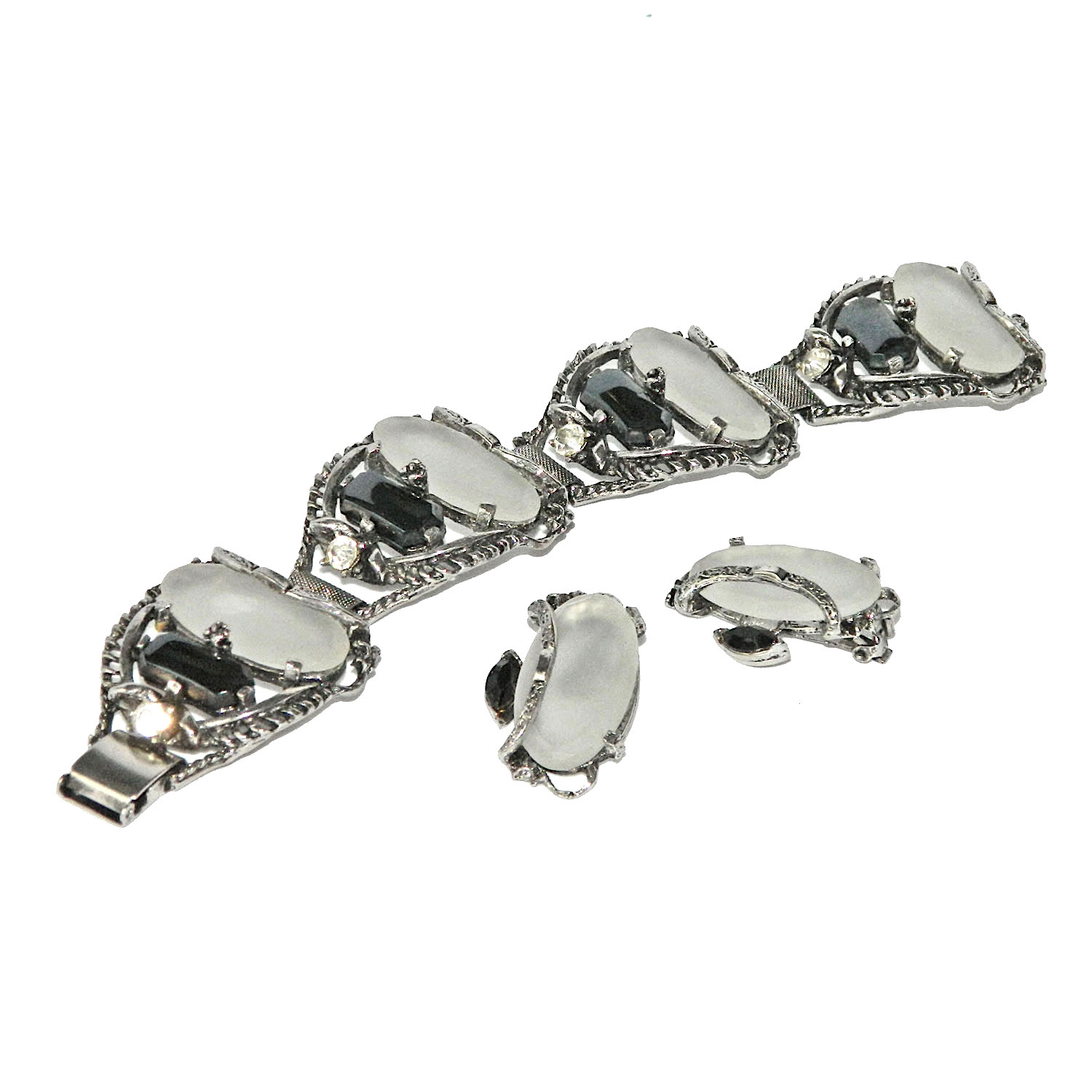 1950s frosted glass bracelet