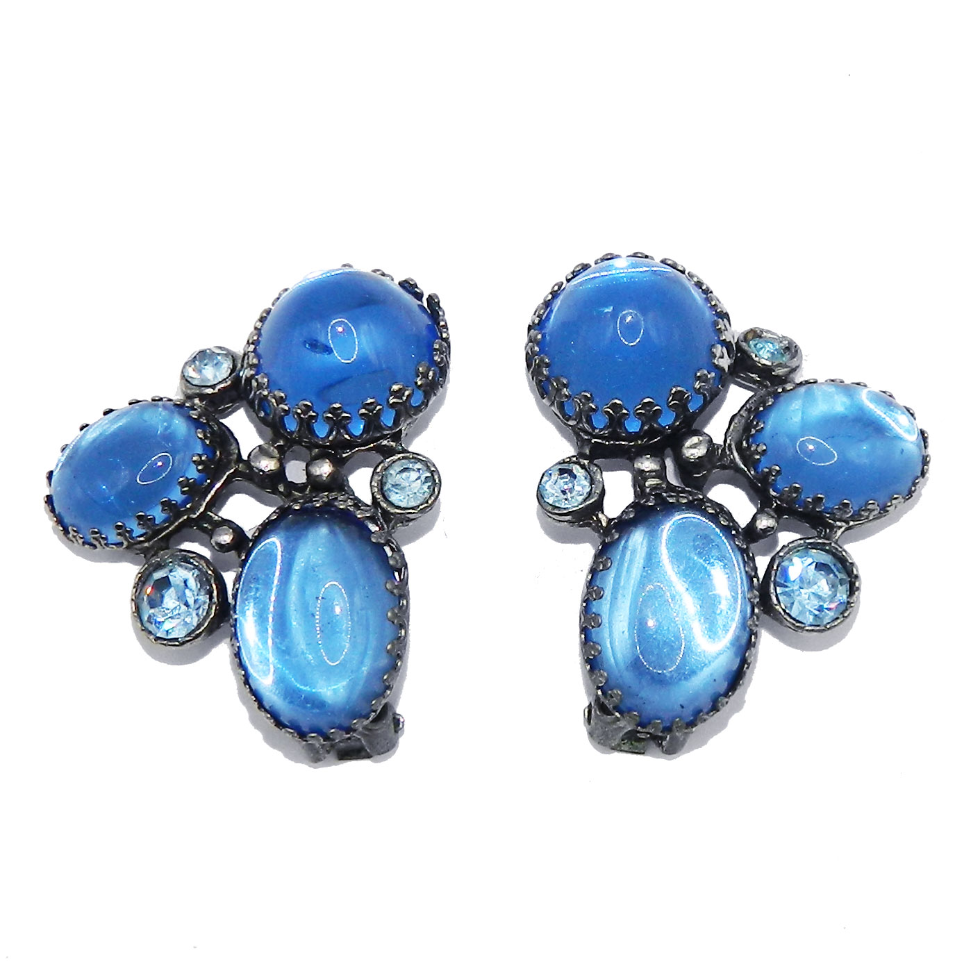 1950's blue cabochon bracelet
