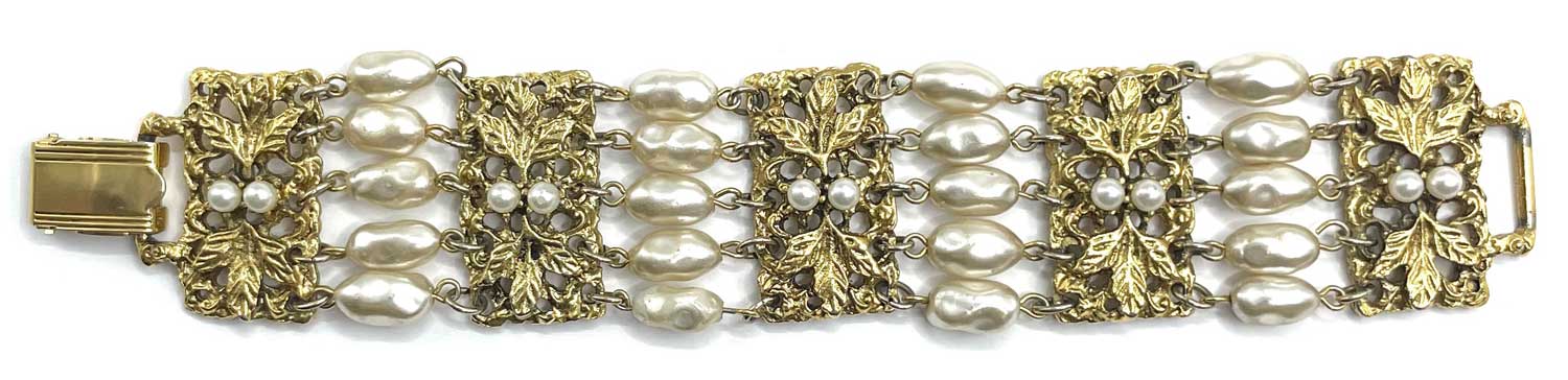 Vintage Celebrity NY Faux Pearl Bracelet