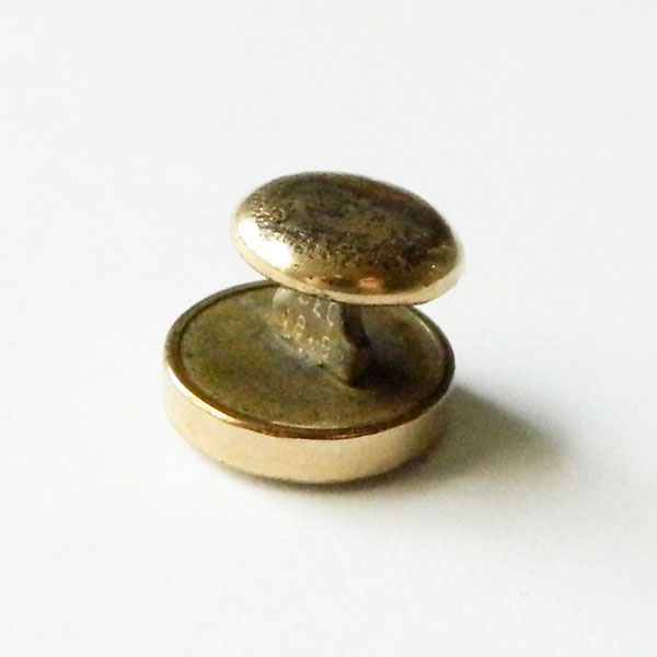 Antique collar button
