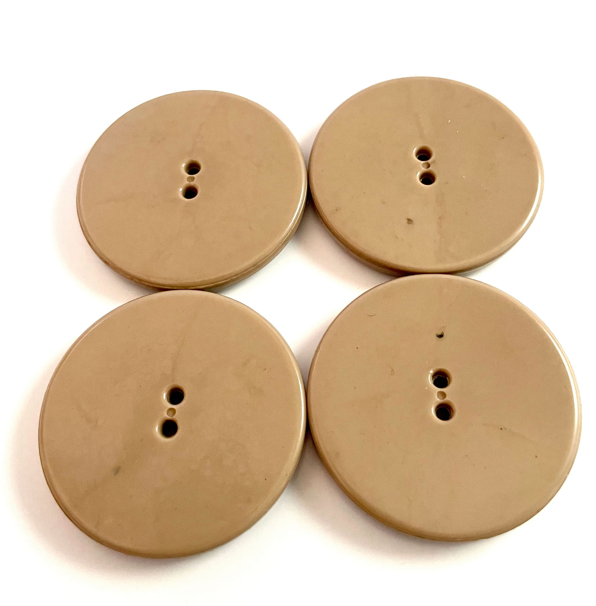 1930s beige coat buttons