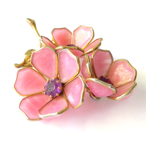 1940's Trifari flower fur clip