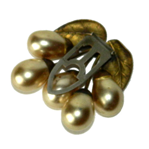 Art deco fur clip
