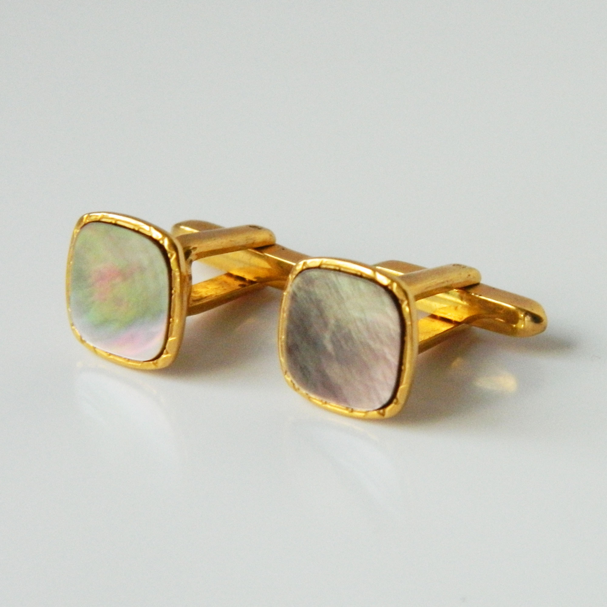 Cufflink and shirt stud set