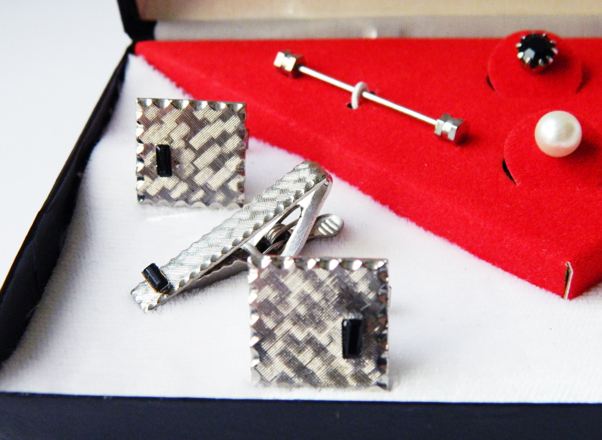 Vintage mens jewelry suite