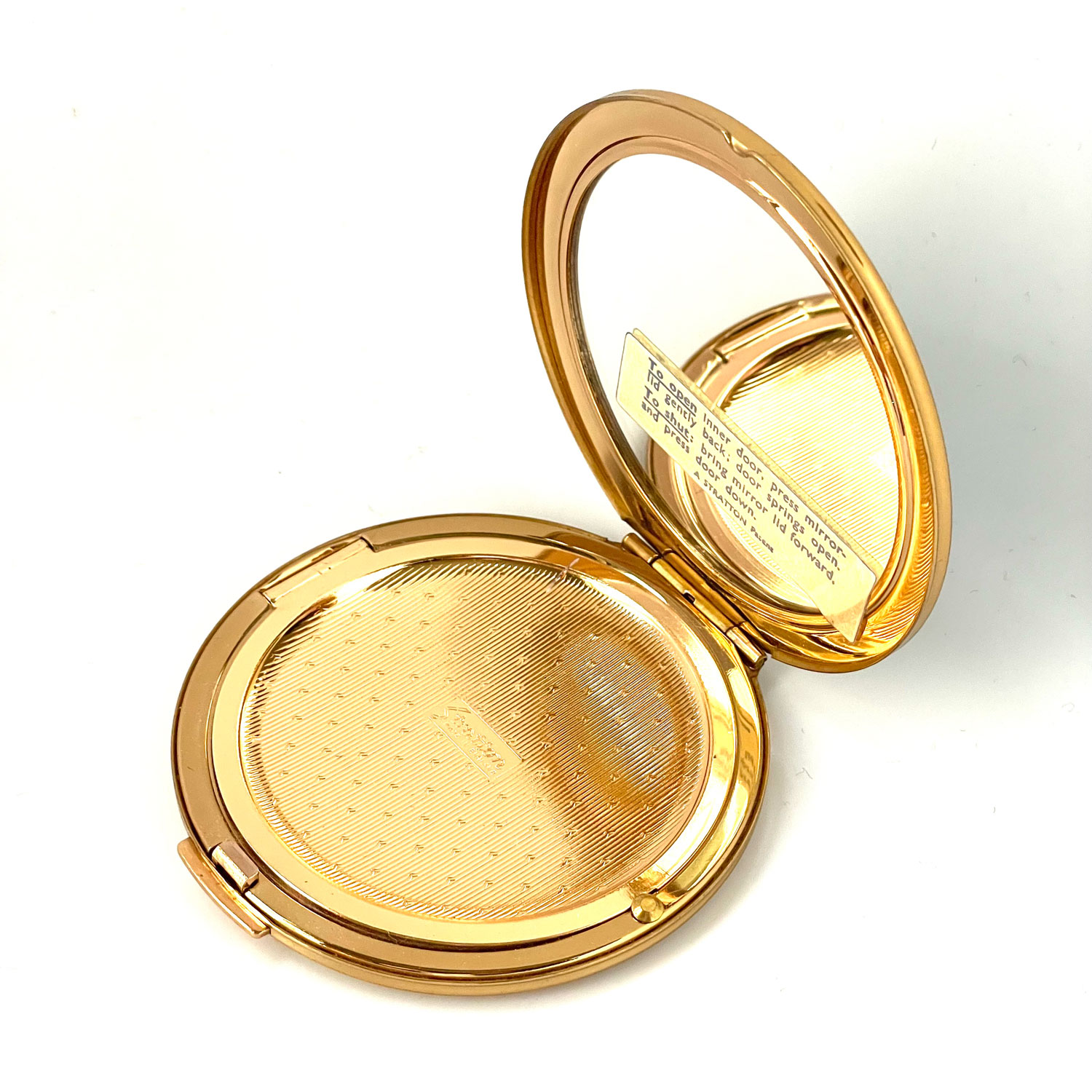 Vintage Stratton swan compact