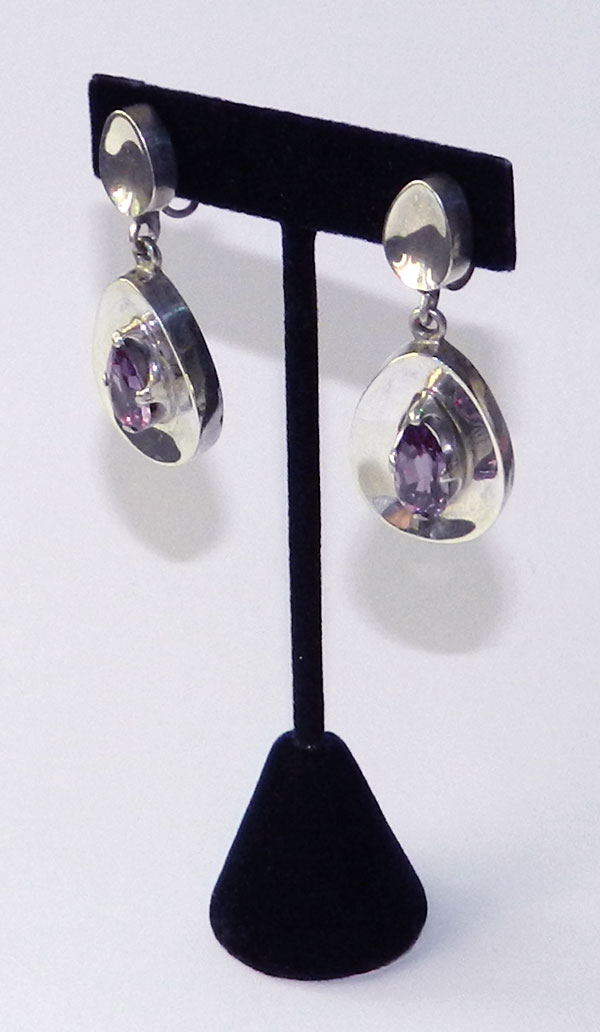 Los Ballesteros drop earrings