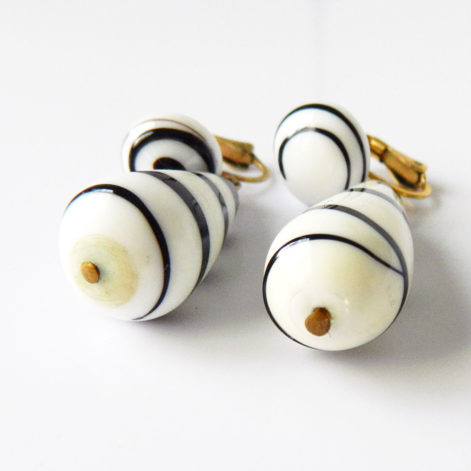 Vogue black and white drop earrings