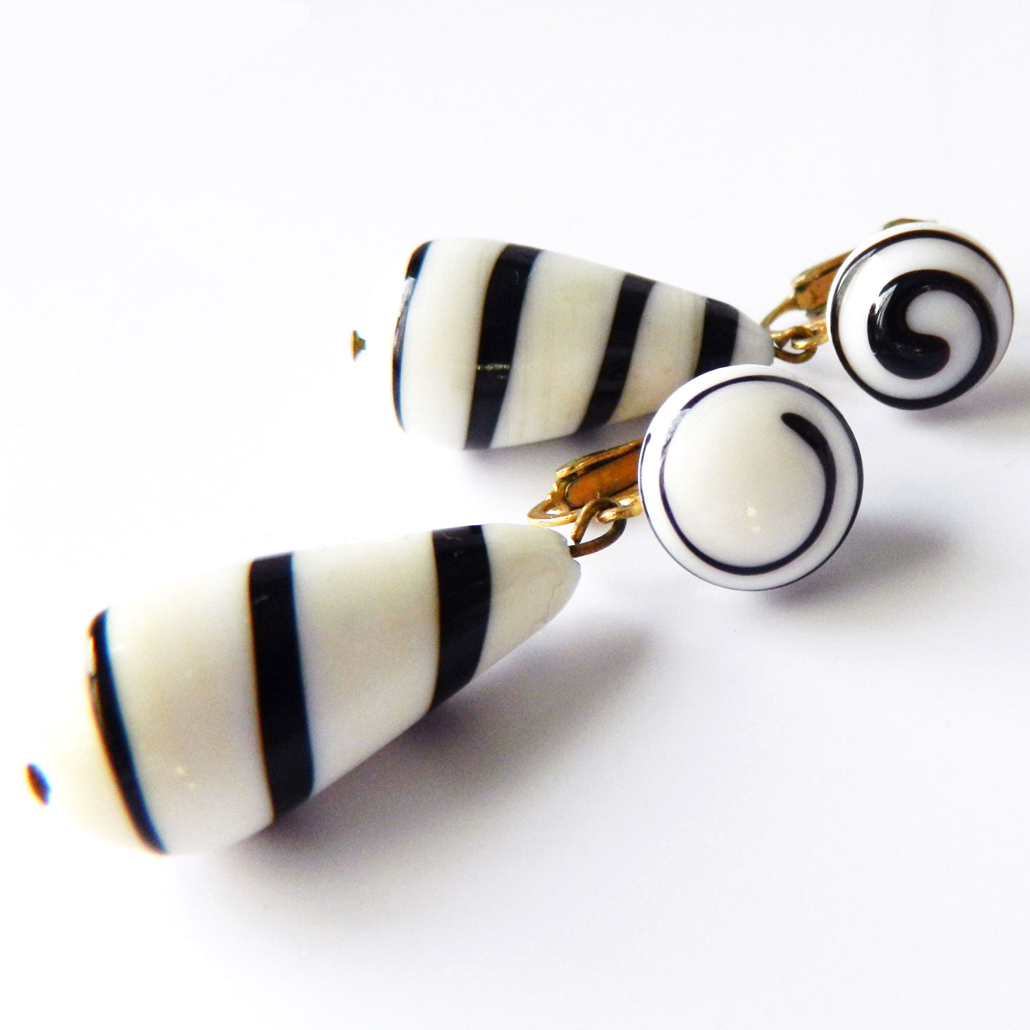 Vogue black and white drop earrings