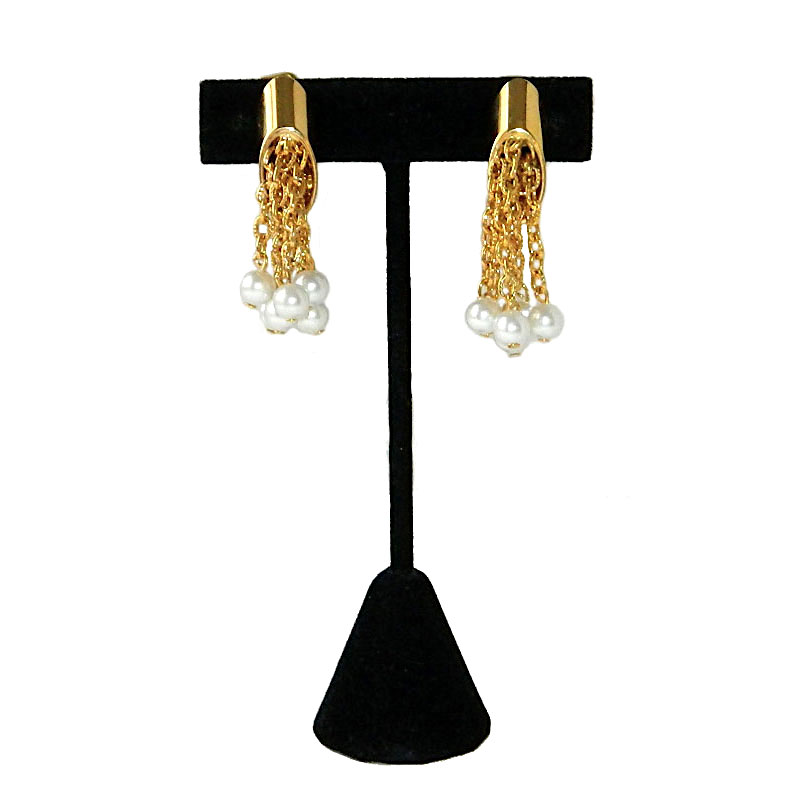 Pearl drop earrings