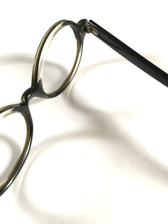 oval eyeglass frames