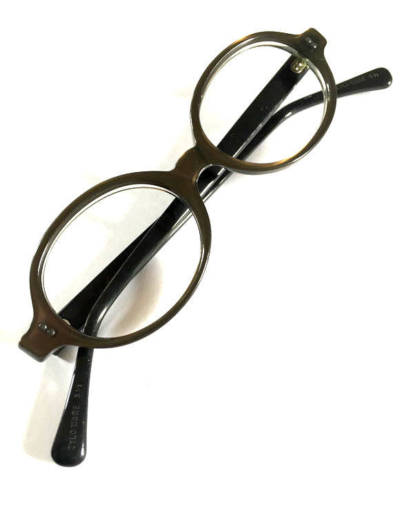 oval eyeglass frames