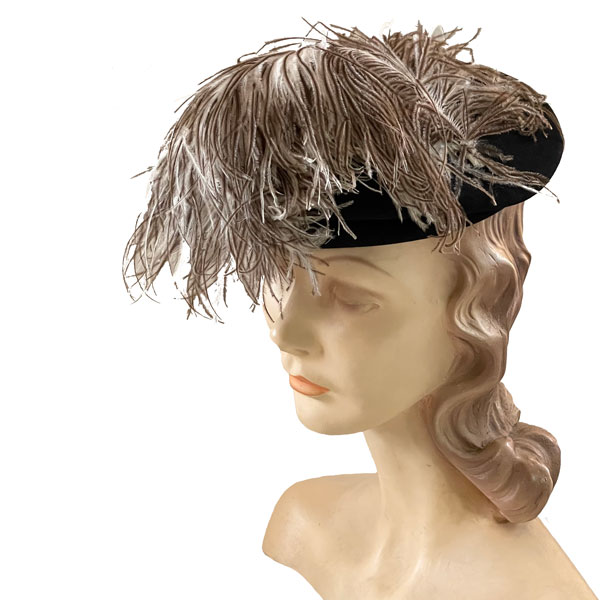1960s Emme velvet hat