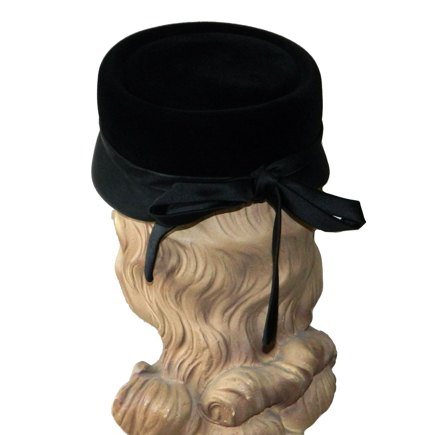 1960s black velvet pillbox hat