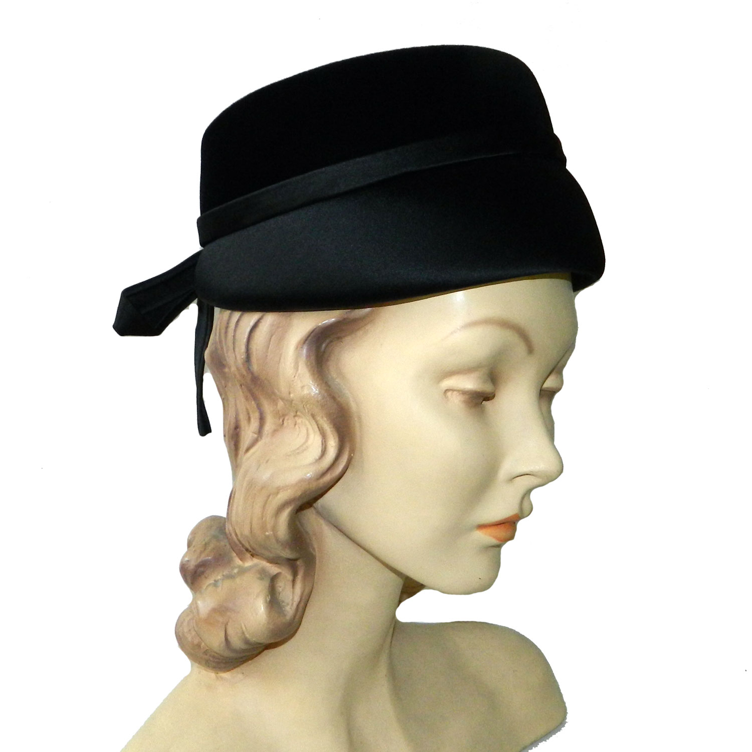 1960s black velvet pillbox hat