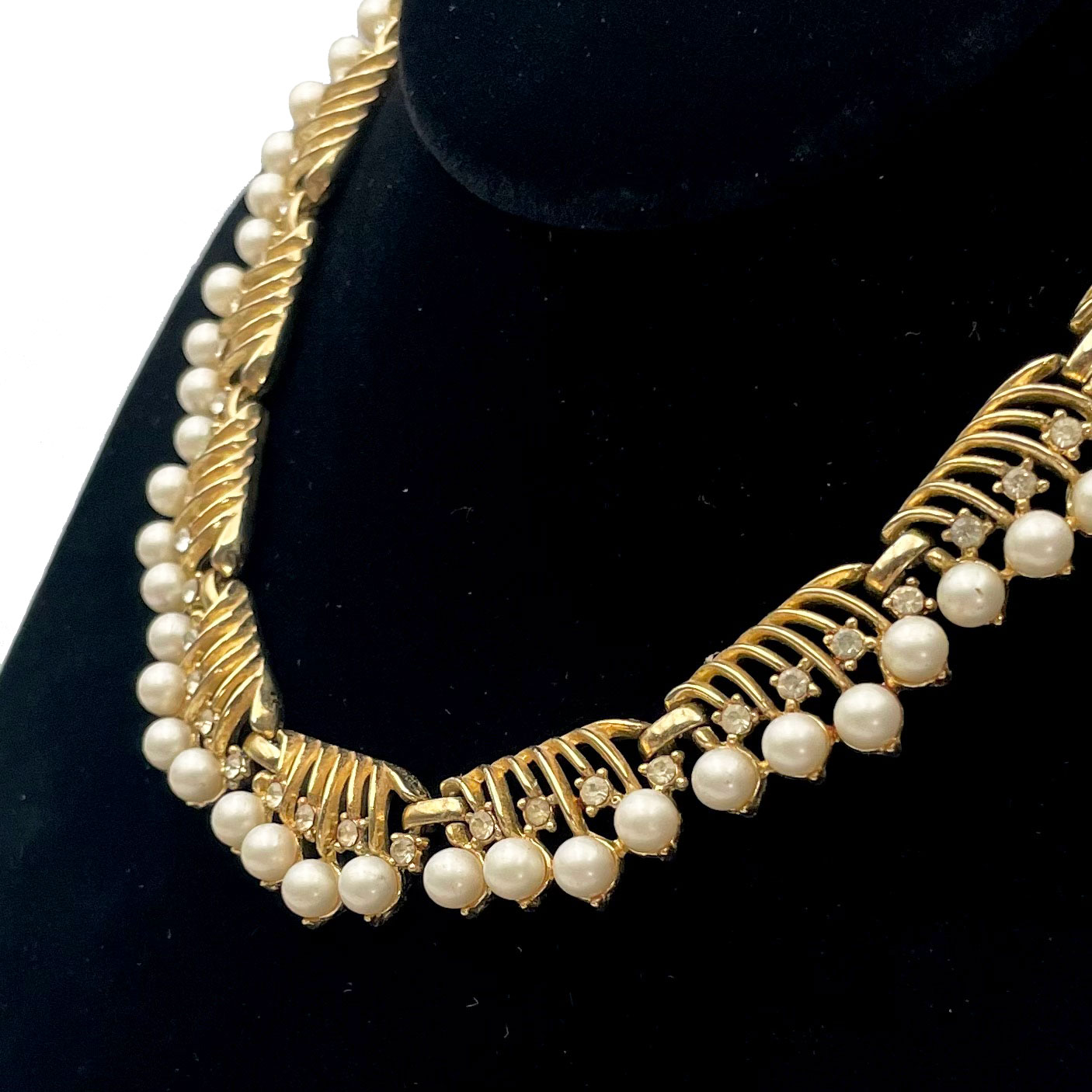 Trifari faux pearl necklace