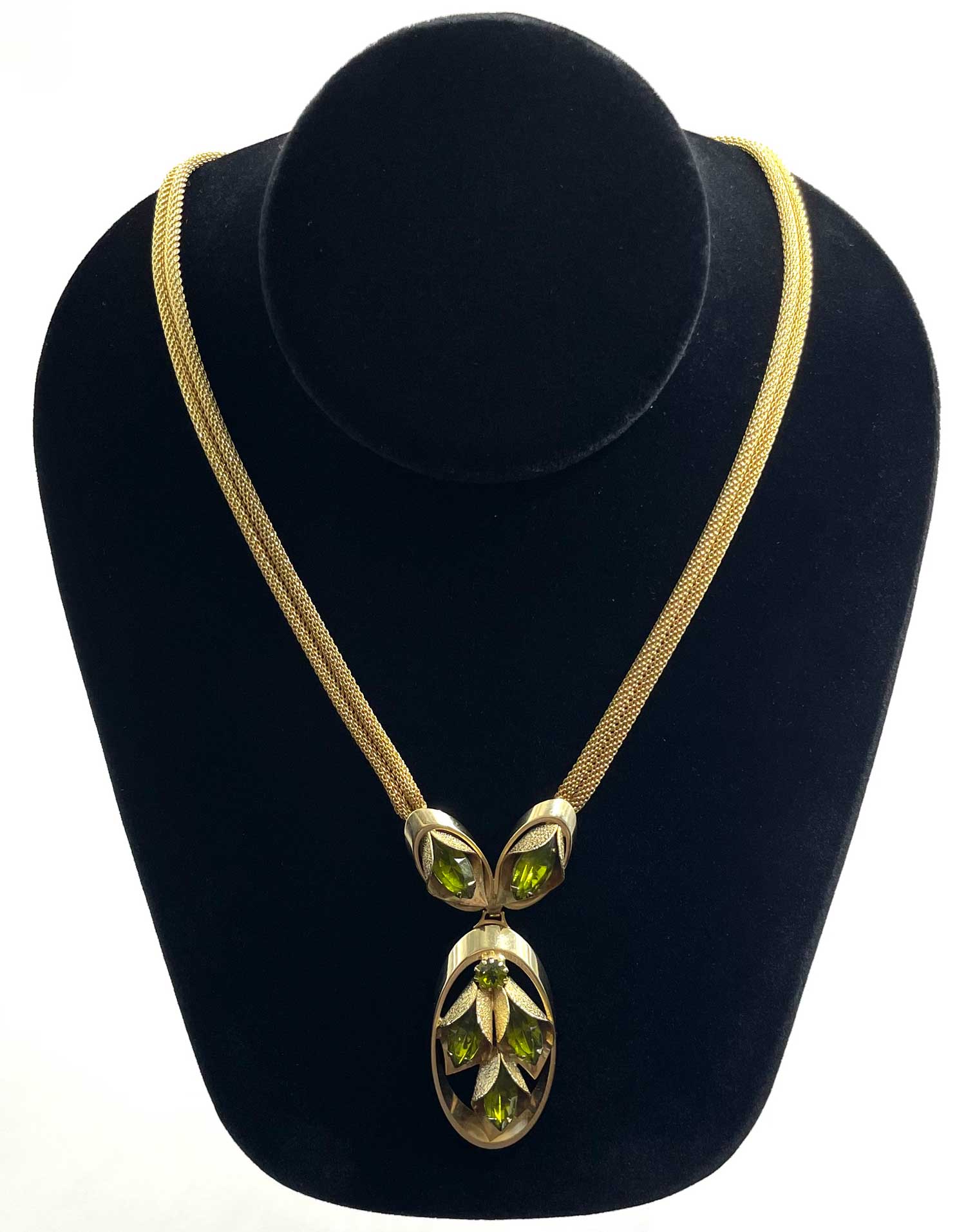 Rhinestone pendant necklace