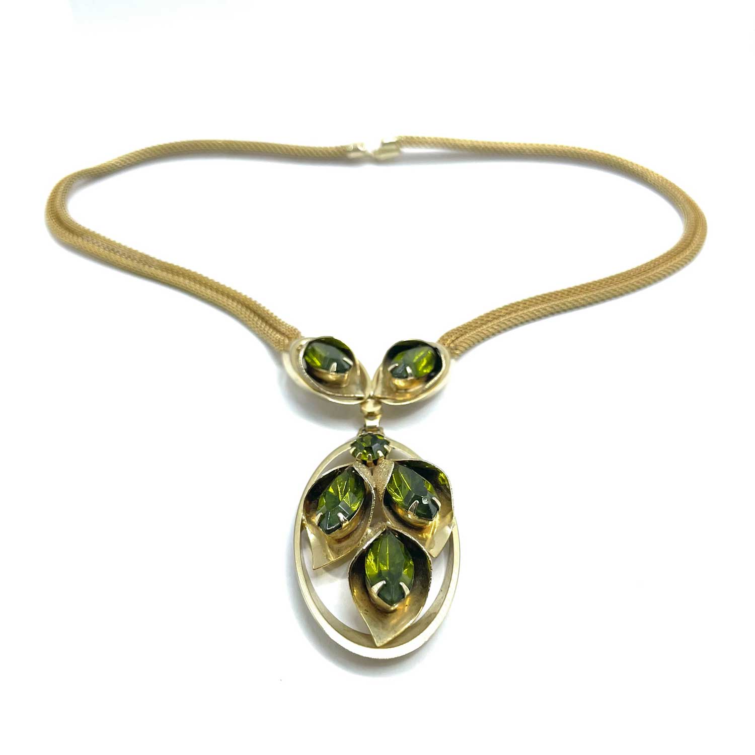 Rhinestone pendant necklace