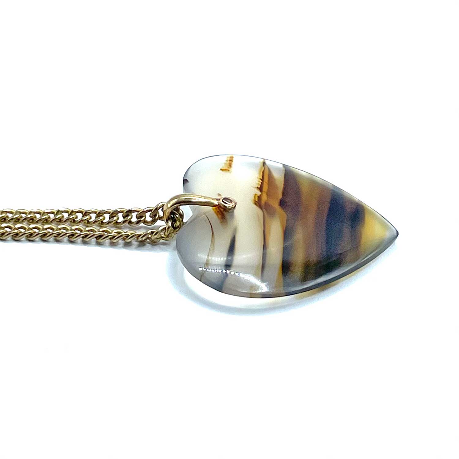 Vintage agate heart pendant