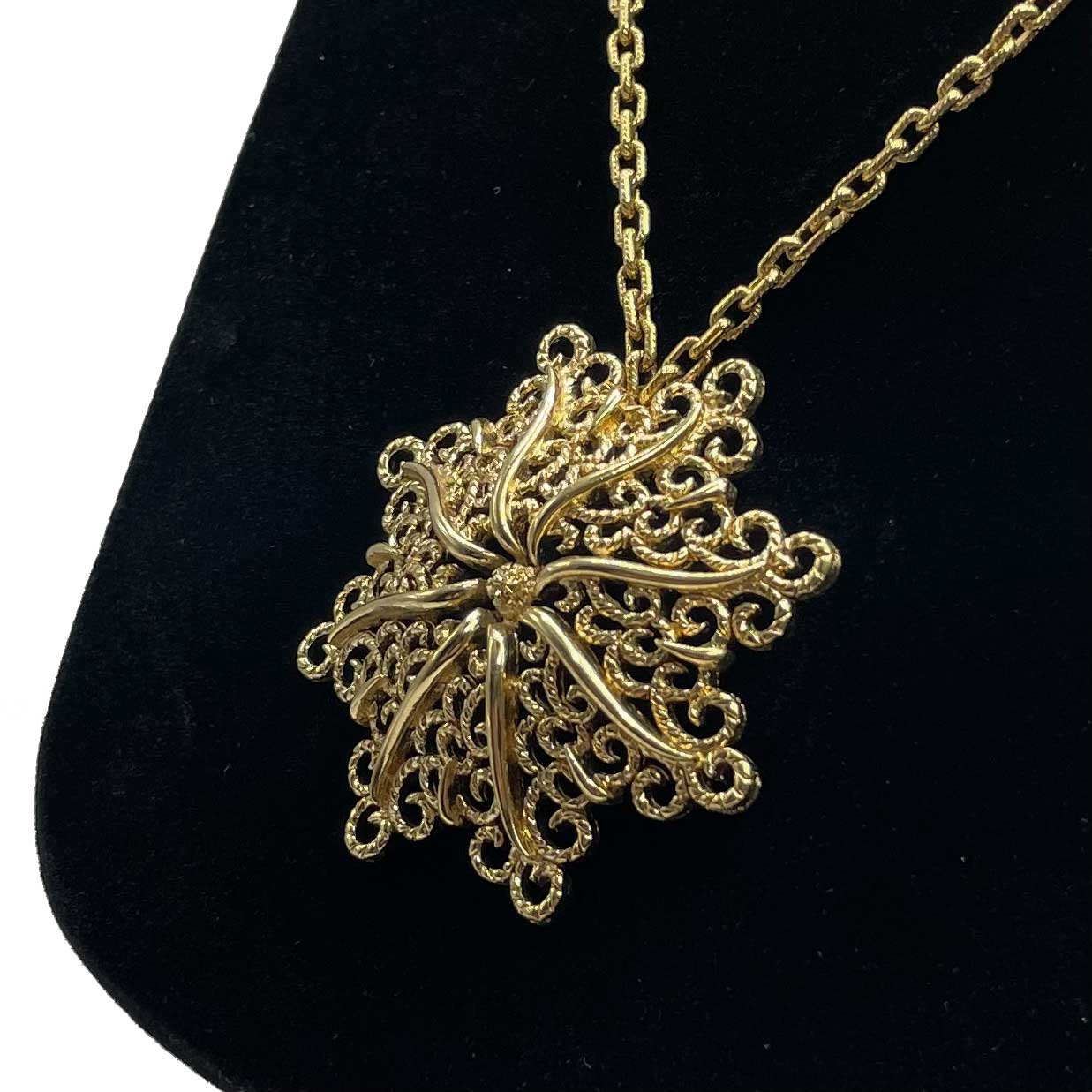 Monet pendant necklace