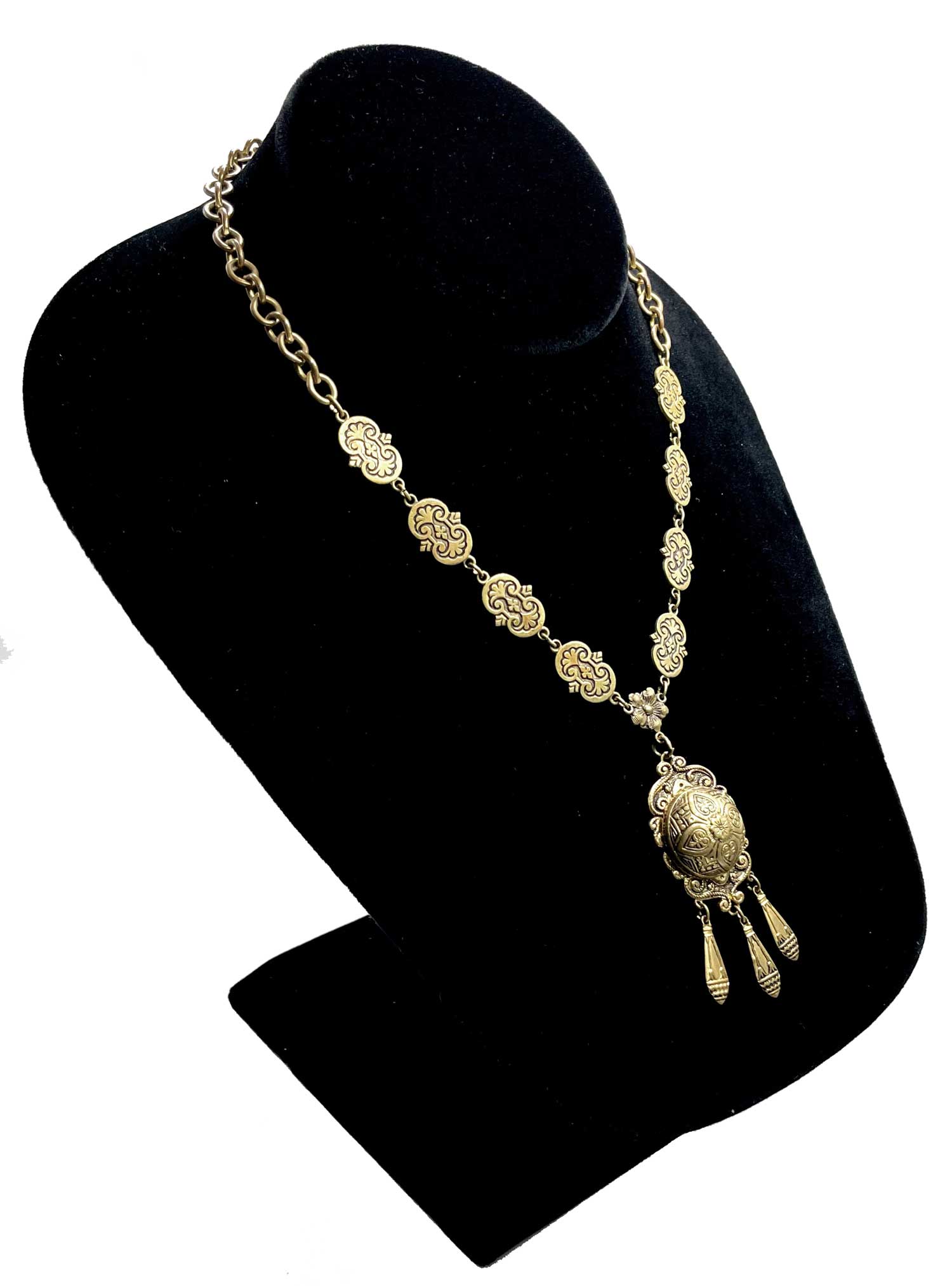 Art Nouveau pendant necklace
