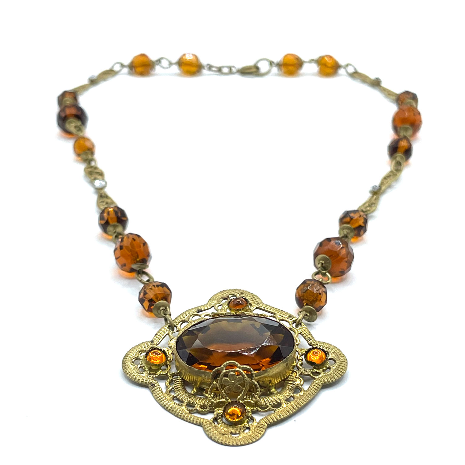 1930s beaded pendant necklace