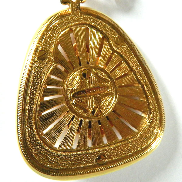 Nettie Rosenstein pendant necklace