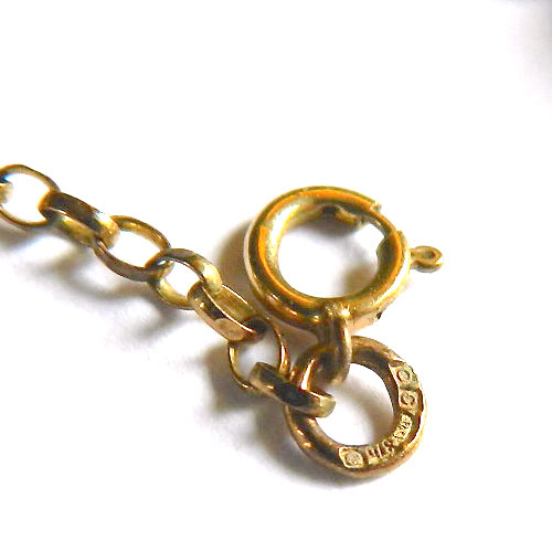 Amber pendant necklace