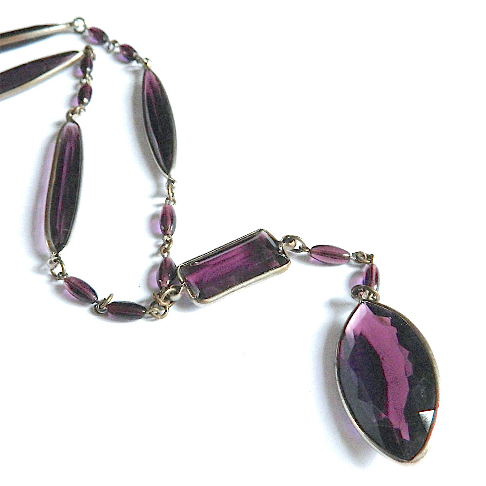 1920's purple glass beaded necklace