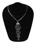 Sarah Coventry pendant necklace