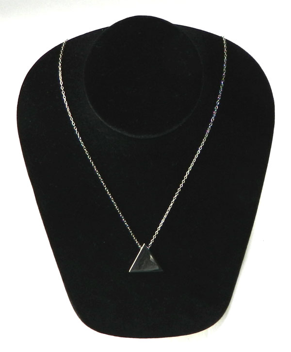 Triangle pendant necklace