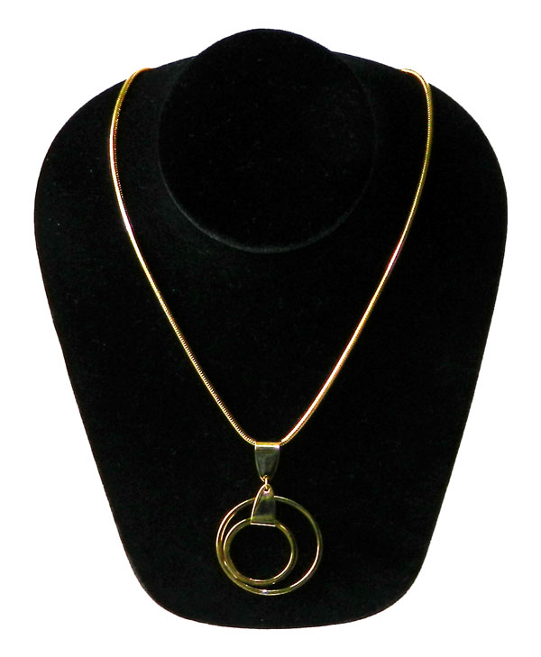 Circles pendant necklace