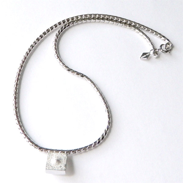 Rhinestone pendant necklace