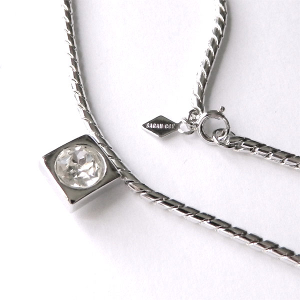 Rhinestone pendant necklace