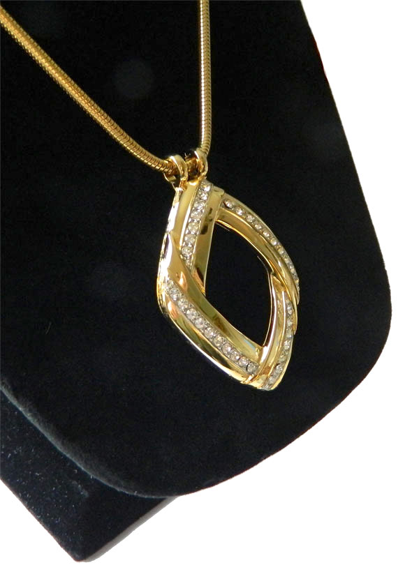 Rhinestone pendant necklace