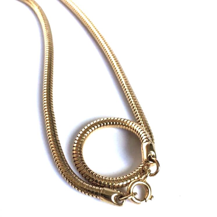 pendant necklace