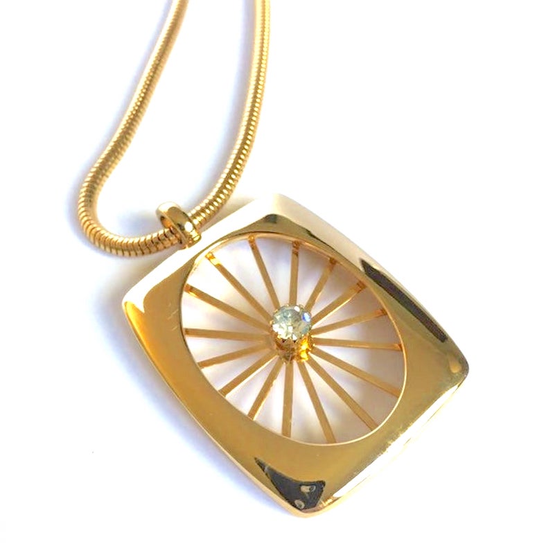 Rhinestone pendant necklace