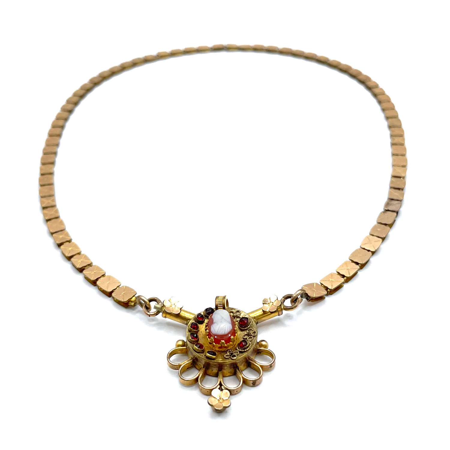 Antique cameo pendant necklace