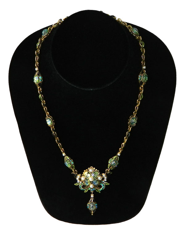 1950's green cabochon necklace