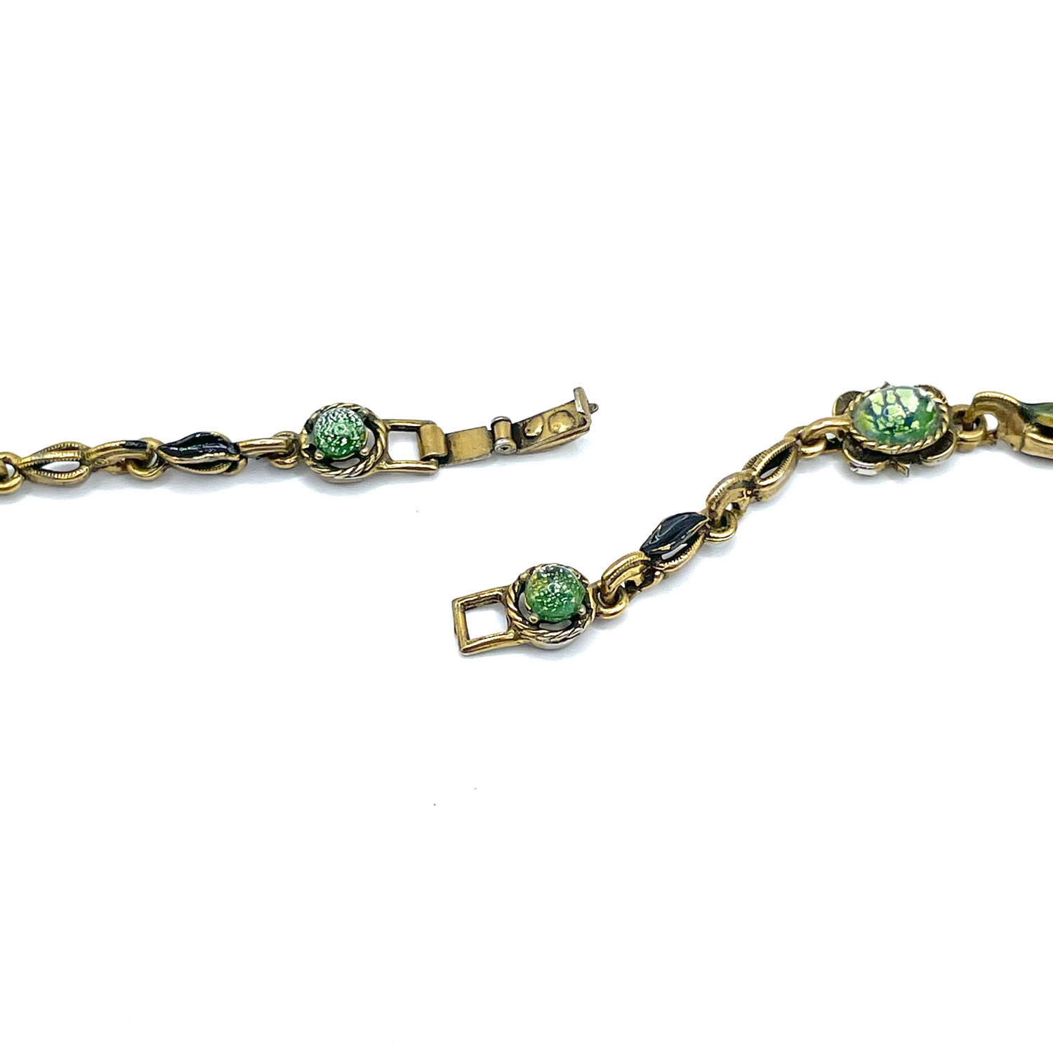 1950's green cabochon necklace