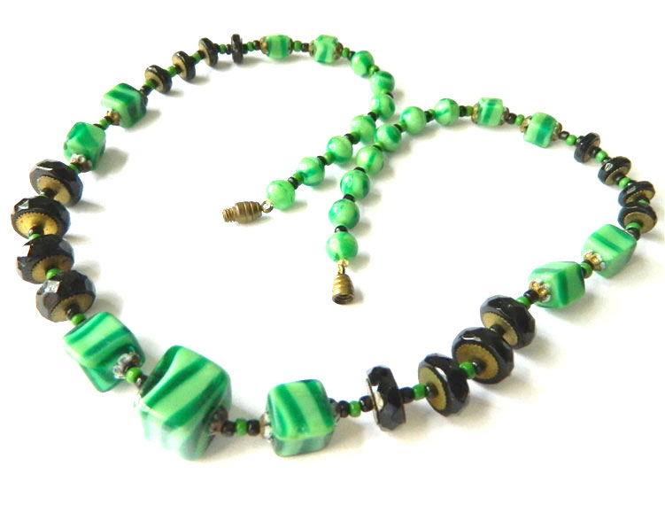 1930's Art Deco beaded necklace
