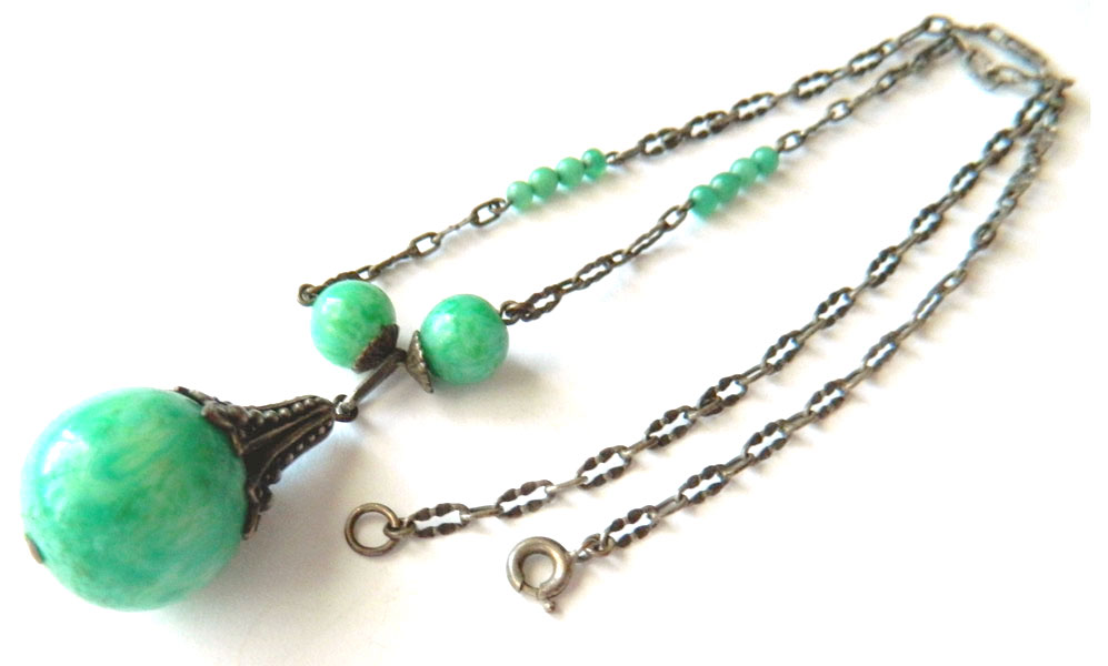 Art deco pendant necklace