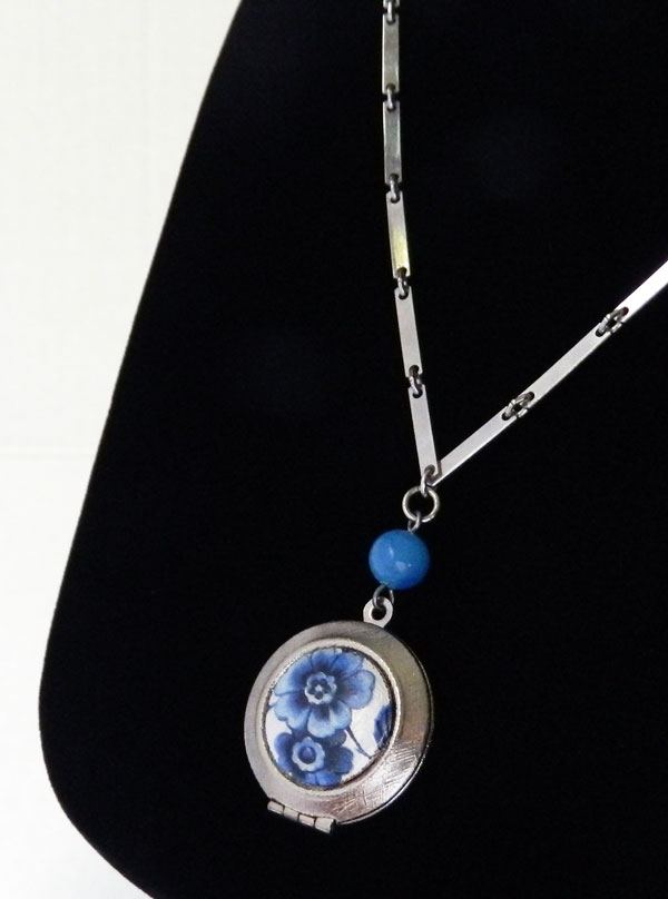 Vintage locket necklace