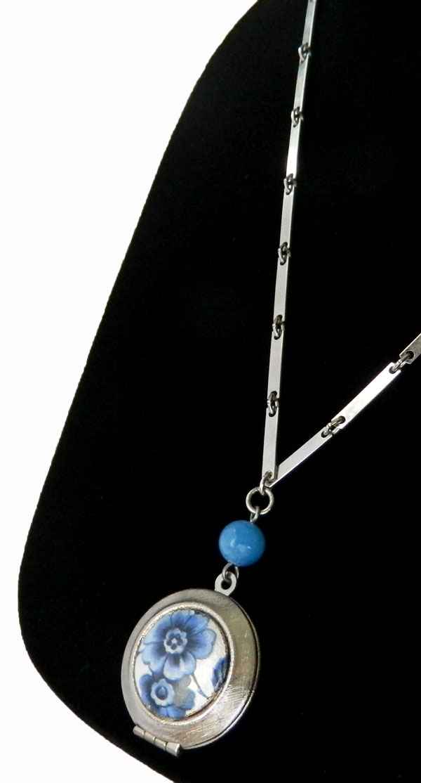 Vintage locket necklace