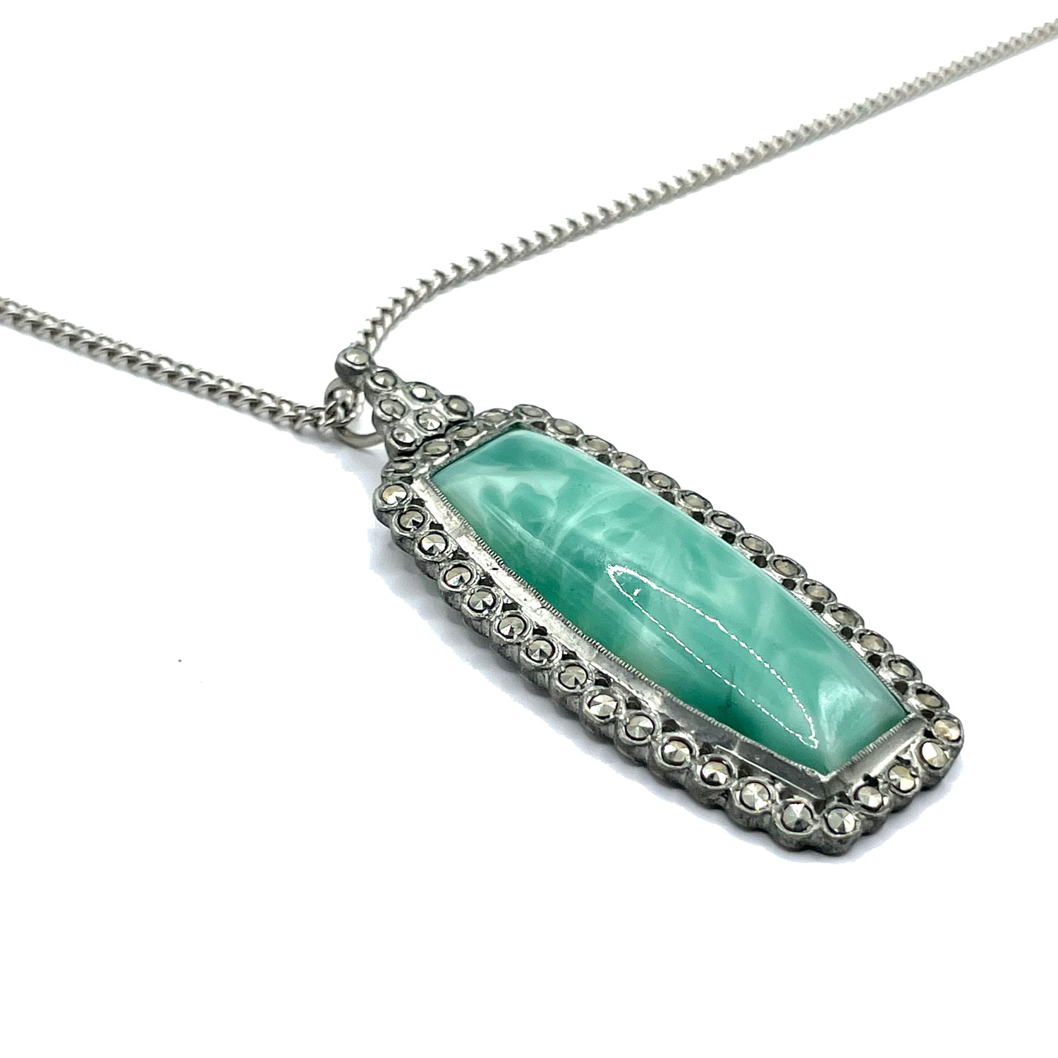 Art deco pendant necklace