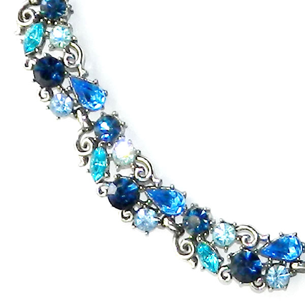 Lisner rhinestone necklace