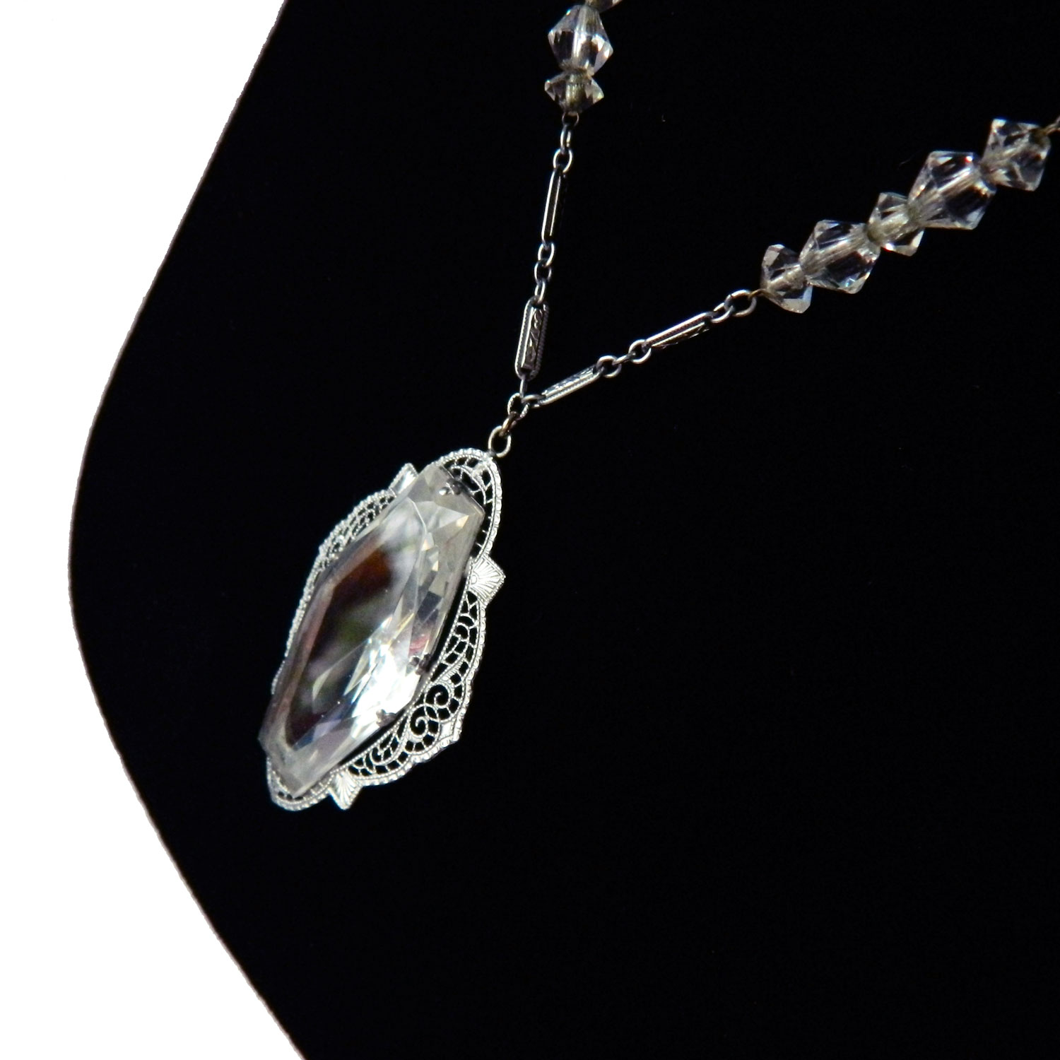 Crystal pendant necklace