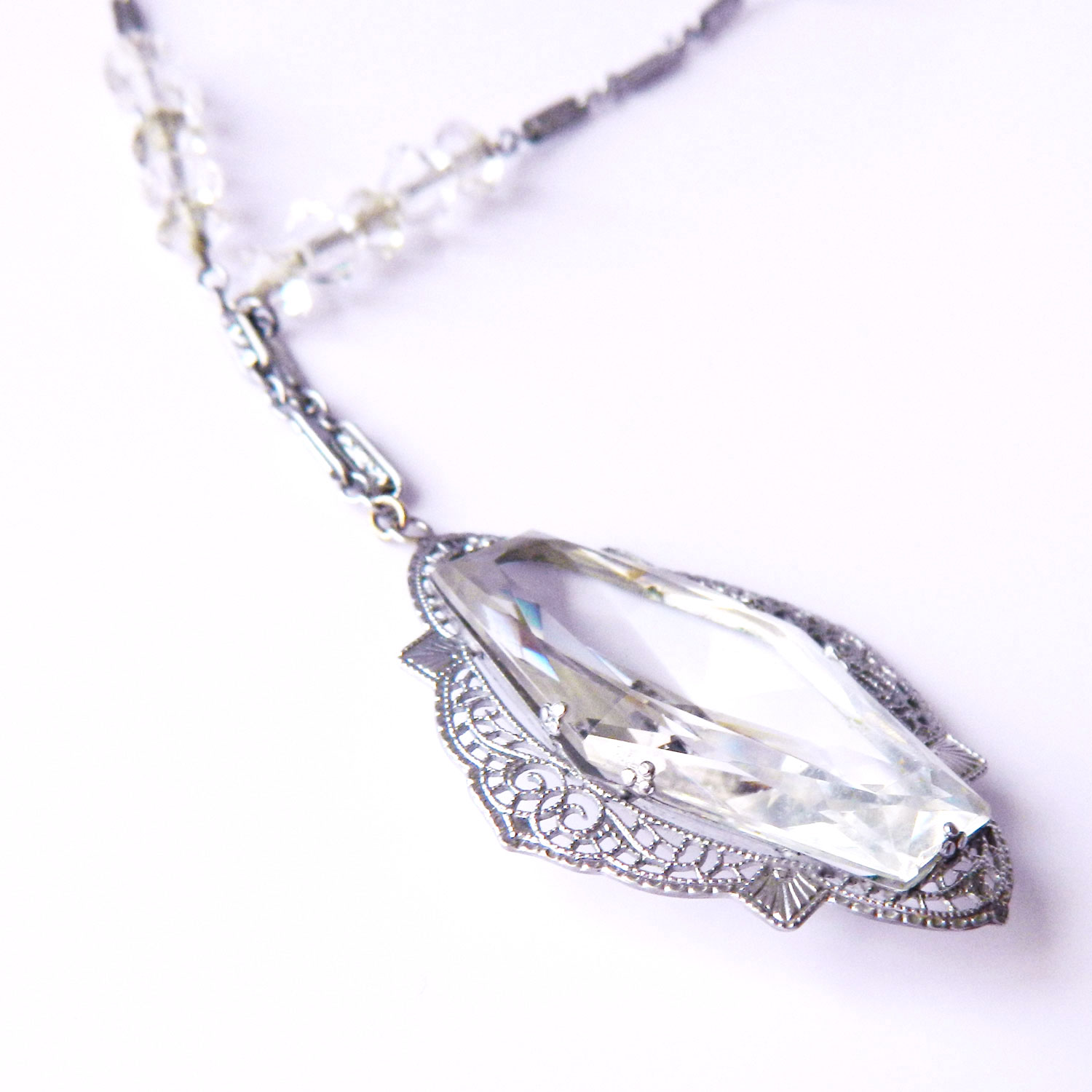 Crystal pendant necklace