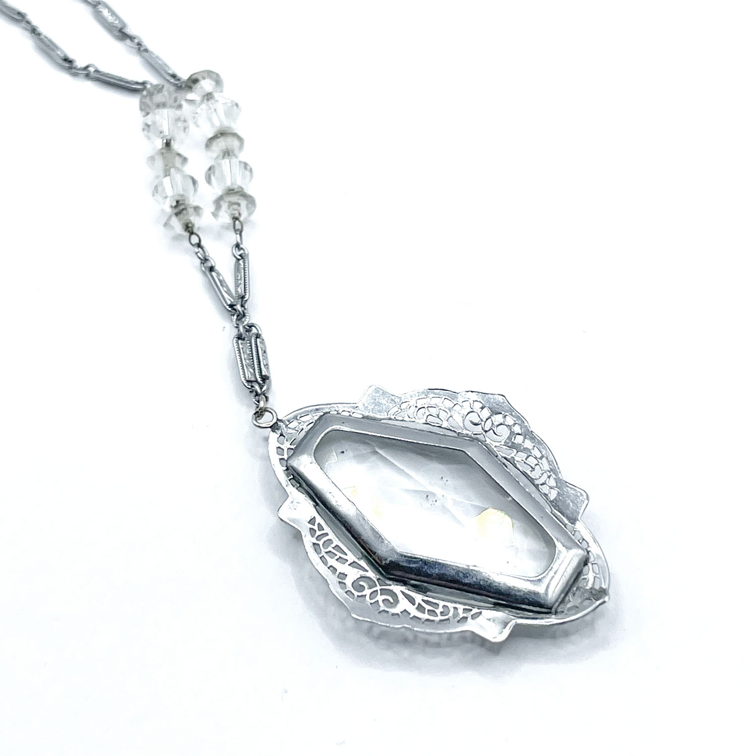 Crystal pendant necklace