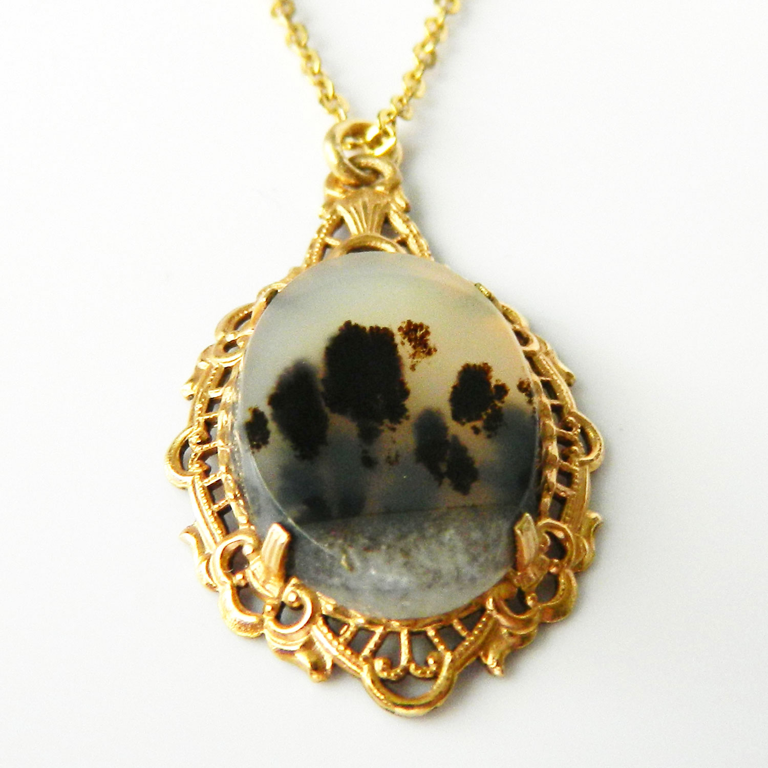 Moss agate pendant necklace